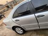 A picture of Mercedes Benz c200 06