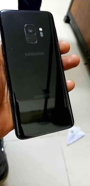 A picture of Samsung s9