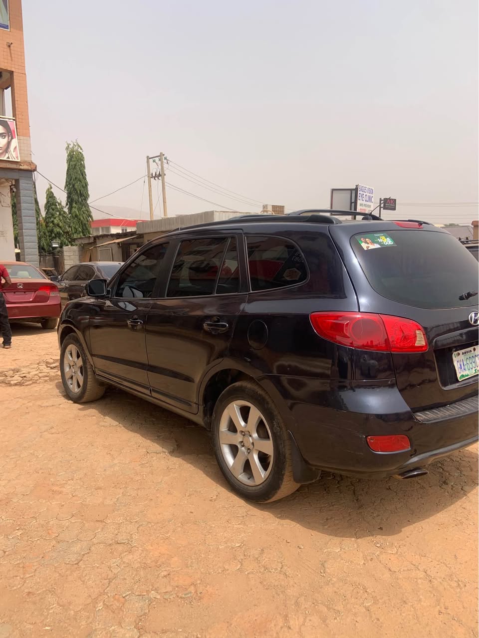 A picture of Hyundai Santafe 2010 model