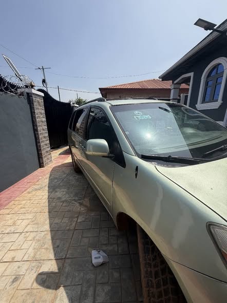 A picture of Toyota sienna 2008