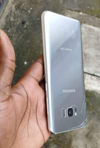A picture of Samsung S8 plus 145 000 Tu