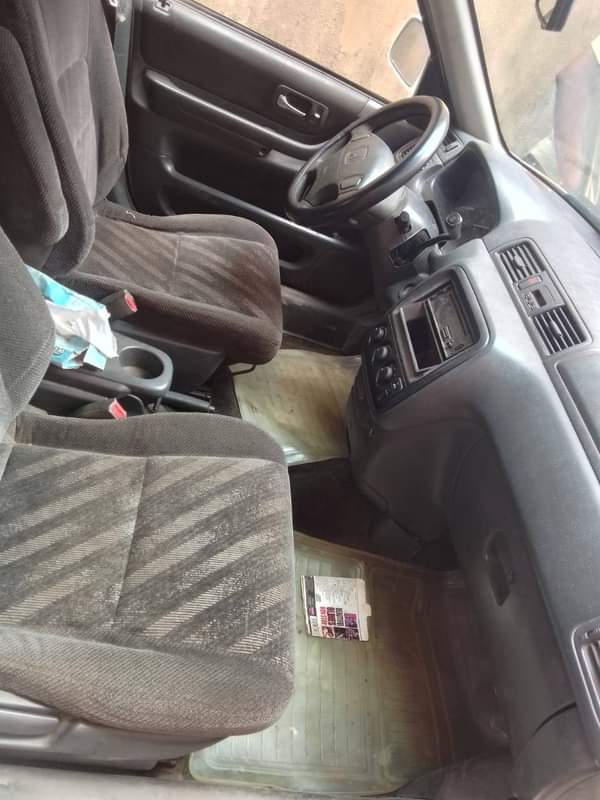 A picture of Hot dealhonda crv 1999 model with sound engine and gear