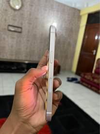 A picture of Iphone 13
