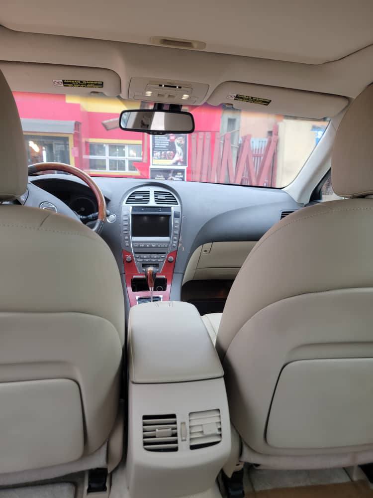A picture of Lexus ES 350
