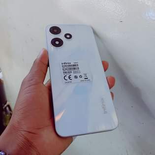 A picture of Infinix Hot 30 256GB Rom 16GB Ram Watsap call 256704870817