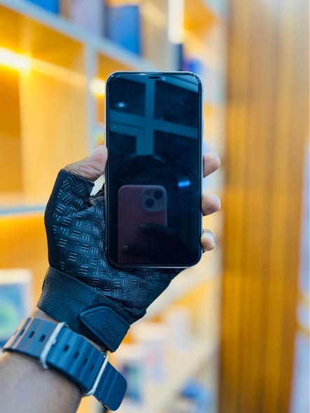 A picture of iPhone 11 Plain