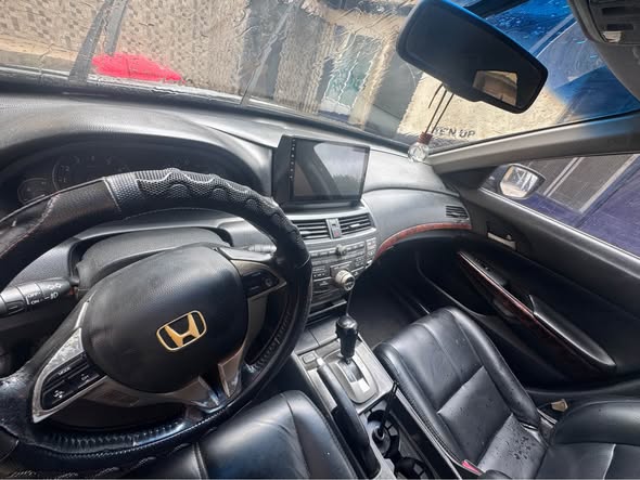 A picture of Honda crosstour