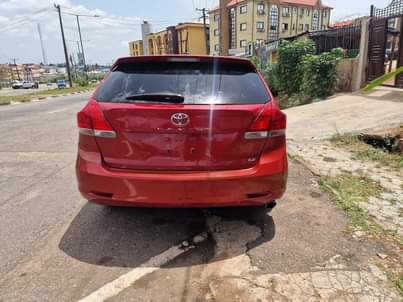 A picture of Foreign used Toyota venza 012