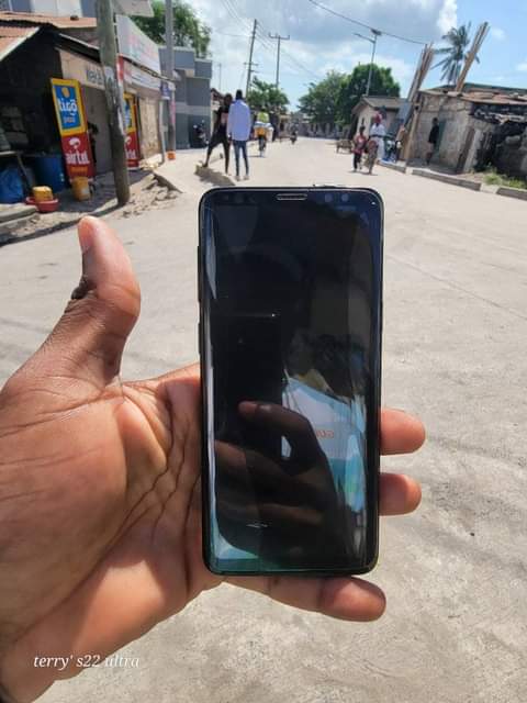 A picture of SAMSUNG S9 PLAIN