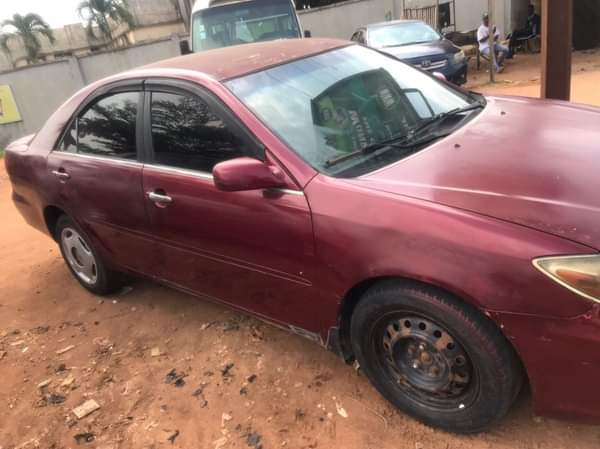 A picture of 2004 Toyota Camry partially first body silent engine and Gear