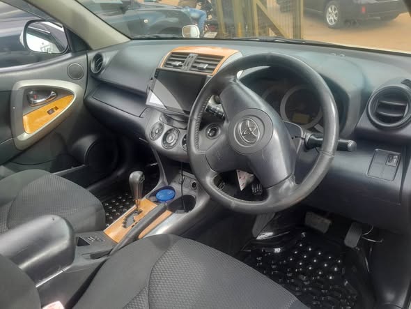 A picture of Toyota rav4