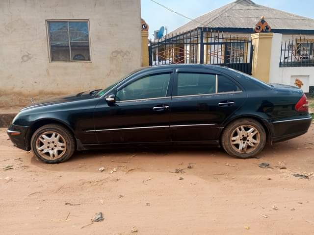 A picture of Mercedes Benz E320