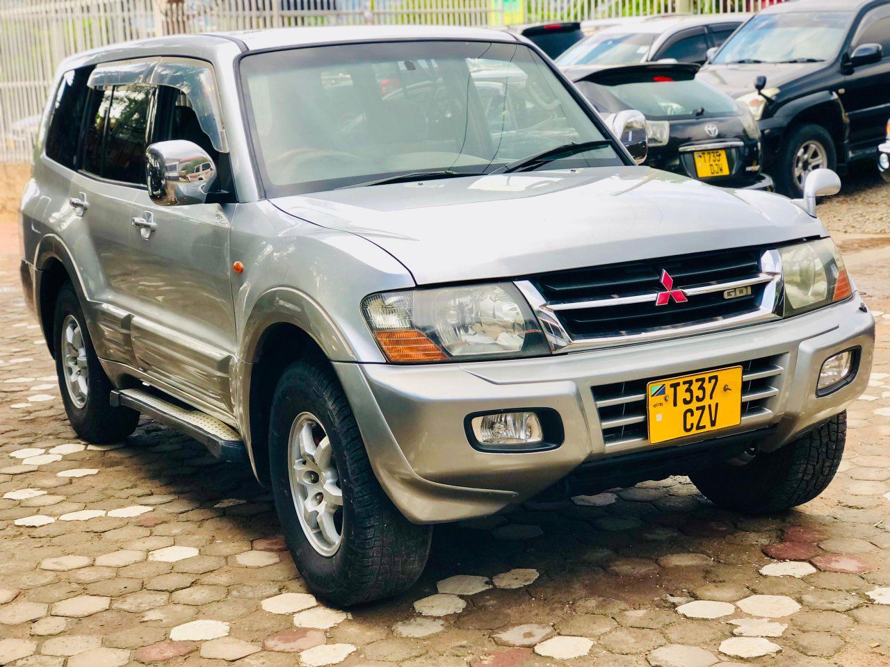 A picture of MITSUBISH PAJERO 0789639920