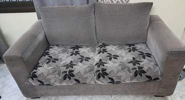 A picture of Used household items.