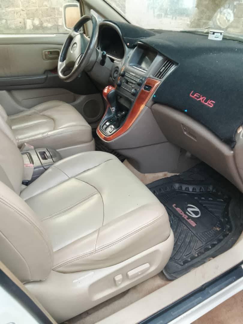 A picture of 2002 Lexus rx 300
