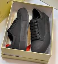 A picture of Shoes