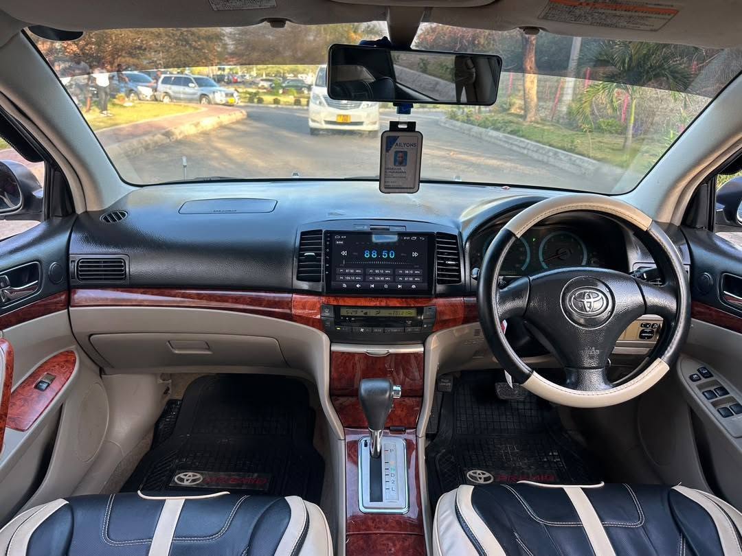 A picture of TOYOTA PREMIO