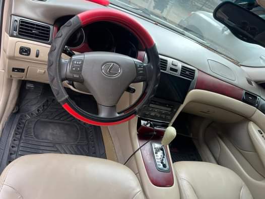 A picture of 2004 lexus es300 Belgium grade Ac Gear Engine 3 650m