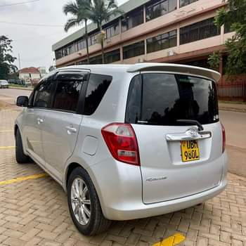 A picture of Toyota Ractis...2010...0780260939