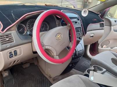 A picture of Toyota Sienna 2005 Register