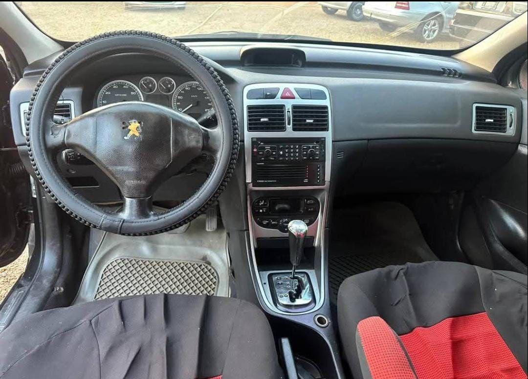 A picture of Peugeot automatic 307