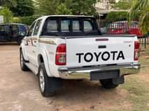 A picture of 2013 TOYOTA HILUX