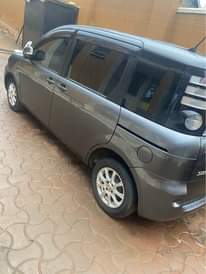 A picture of Toyota Sienta