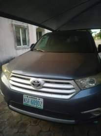 A picture of 2012 TOYOTA Highlander
