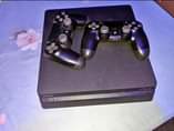 A picture of PLAYSTATION 4 SLIM