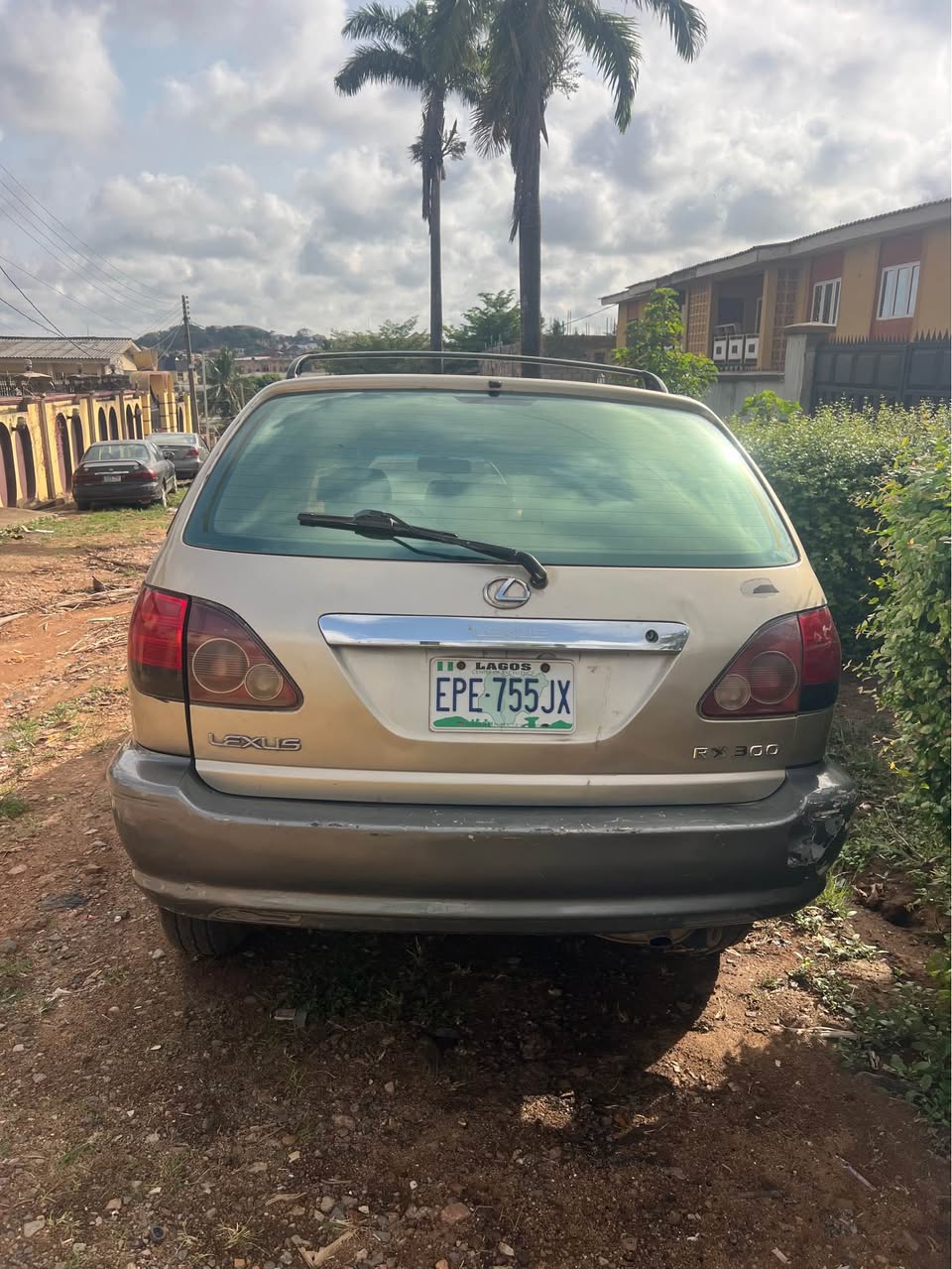 A picture of Lexus Rx 300