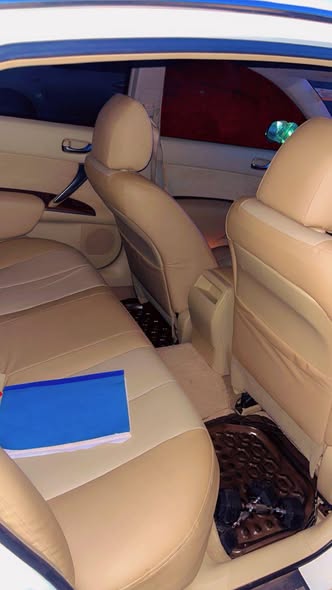 A picture of Nissan teana 12m