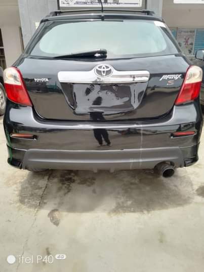 A picture of Toyota matrix 2010 Engine and Gear 100 AC chilling very