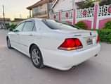 A picture of Toyota crown