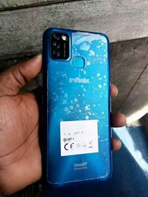 A picture of Nauza infinix smart 6 iko poa haina shida nataka 110k