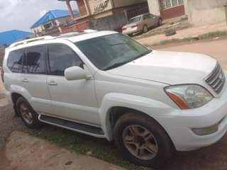 A picture of Lexus 470