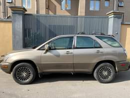 A picture of Sharp Lexus Rx300 2003 Body Pure First Body Gear Untouched