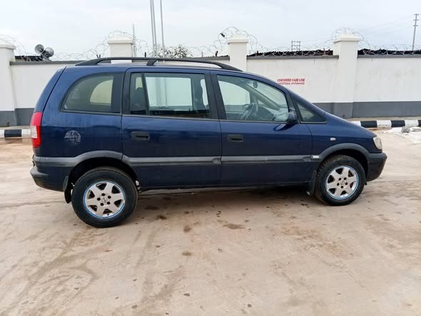 A picture of Opel zafira