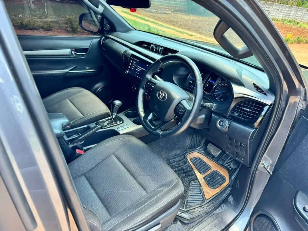 used toyota hilux