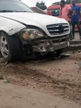 A picture of Benz ML 350 for sale 750k Is accidented 2 front