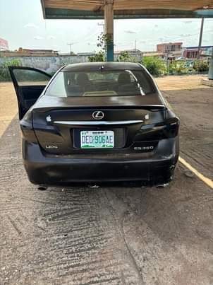 A picture of LEXUS ES350
