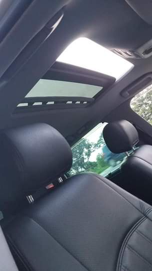 A picture of VOLKS WAGEN TOUREG
