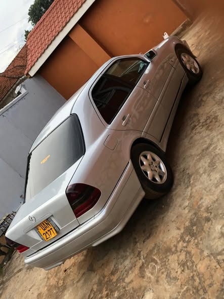 A picture of Mercedes benz 10m