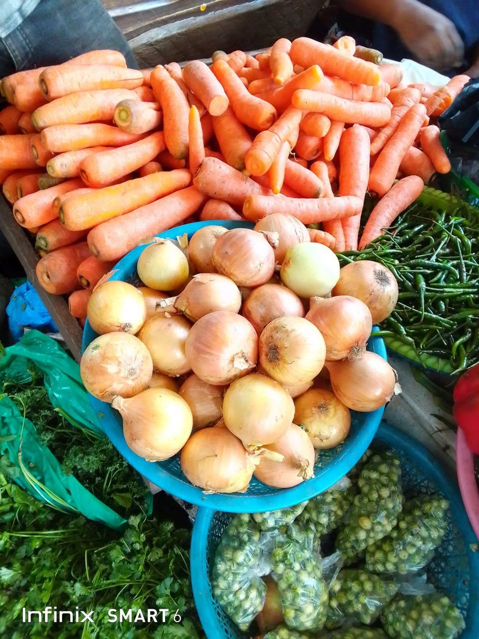 A picture of We are selling all fresh market products to customers around