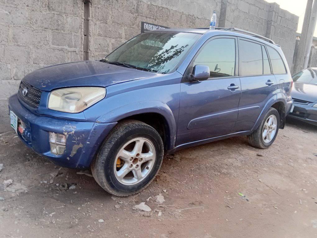 A picture of Toyota Rav4 2004