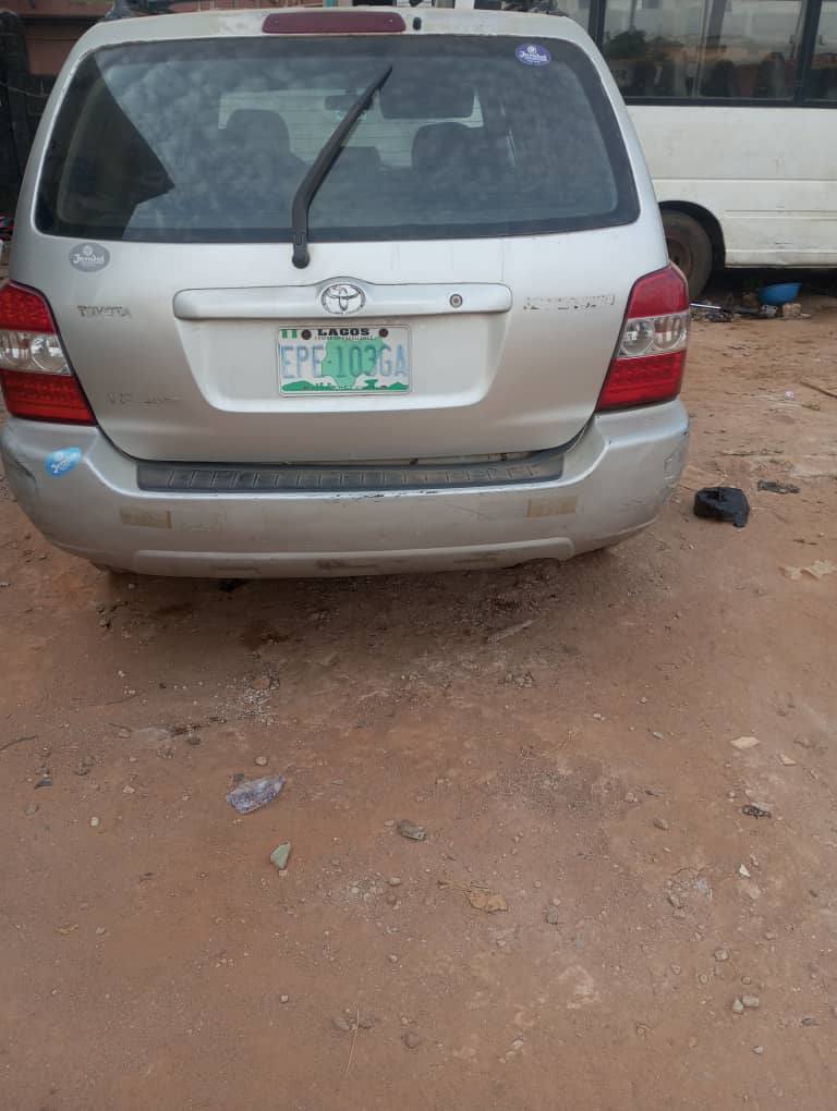A picture of 2004 Toyota Highlander