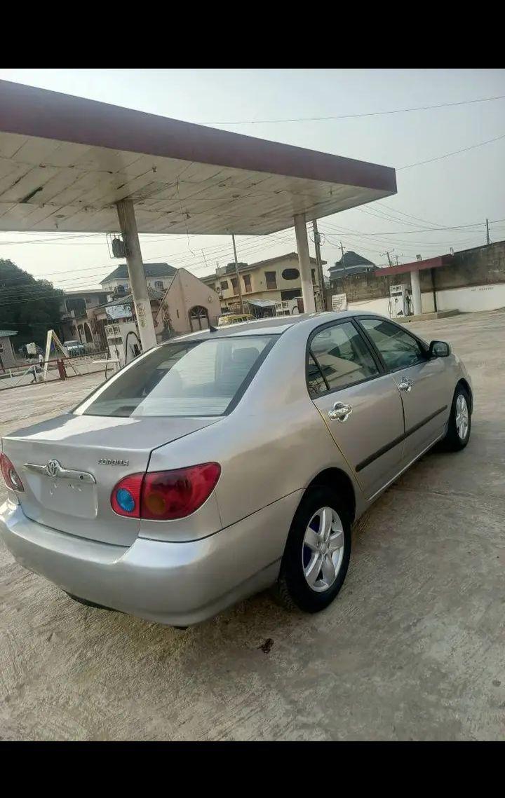 A picture of 2004 Toyota corolla