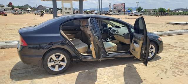 A picture of First body dentless 2008 honda civic with untempered engine and