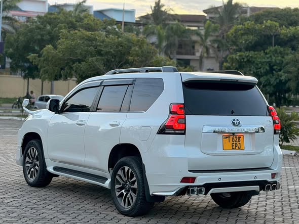 A picture of TOYOTA PRADO DIAMOND LANDCRUISER TX 150 SWEET REG EPJ