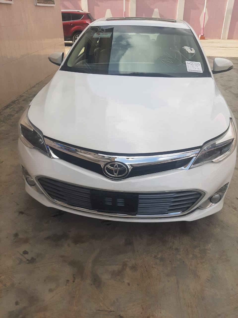 A picture of Toyota avalon