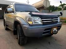 A picture of 2003 TOYOTA PRADO